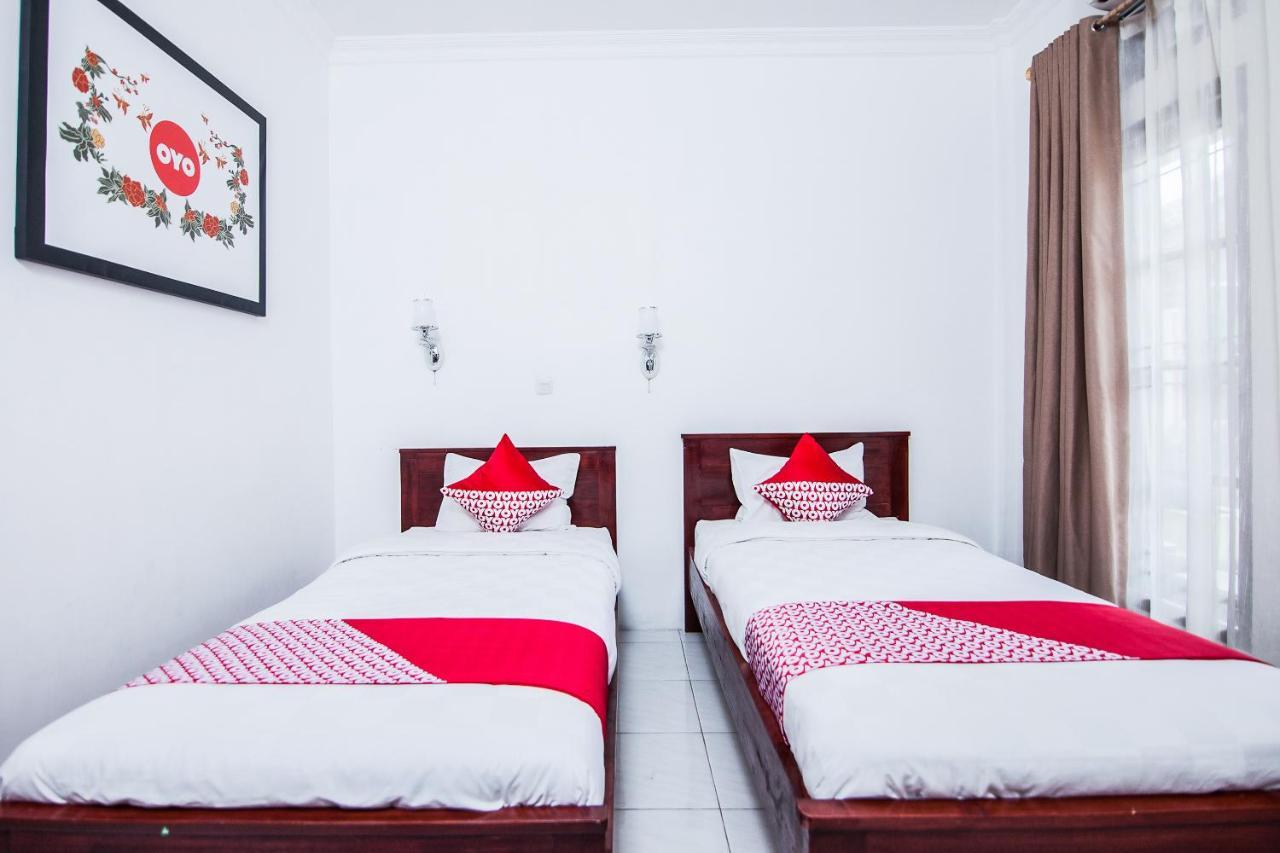 Oyo 796 Penginapan Fergael Pematangsiantar Exterior photo